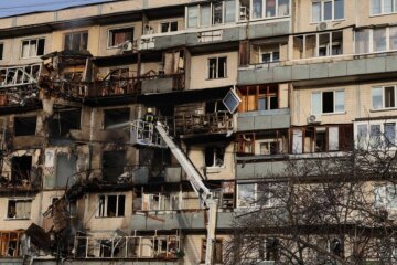 Damage to an apartment building in Kyiv after shelling