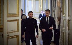 Volodymyr Zelensky and Emmanuel Macron