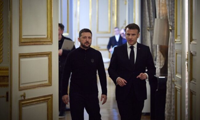Volodymyr Zelensky and Emmanuel Macron