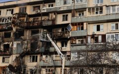 Damage to an apartment building in Kyiv after shelling