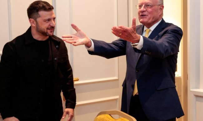 Volodymyr Zelenskyy and Keith Kellog