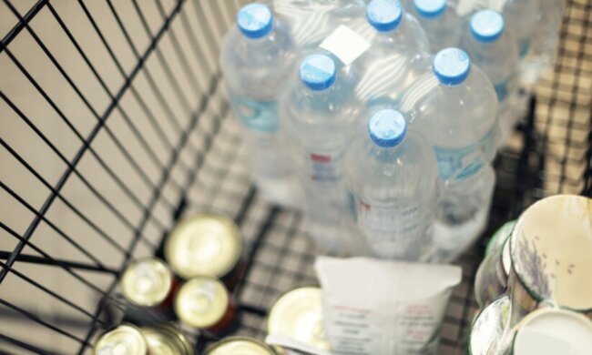 Ukrainians Urged to Stockpile Essentials for Emergency Situations